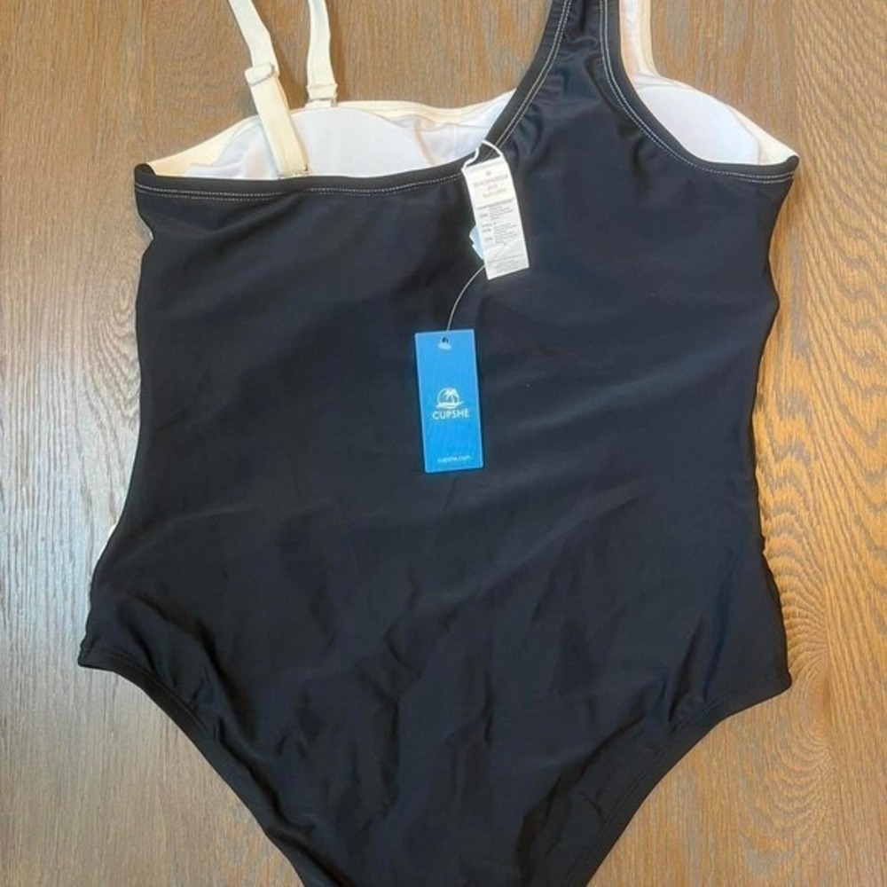 Cupshe Colorblock One-Shoulder One-Piece Swimsuit in Cream, Gray & Black 14 NWT - Picture 3 of 12